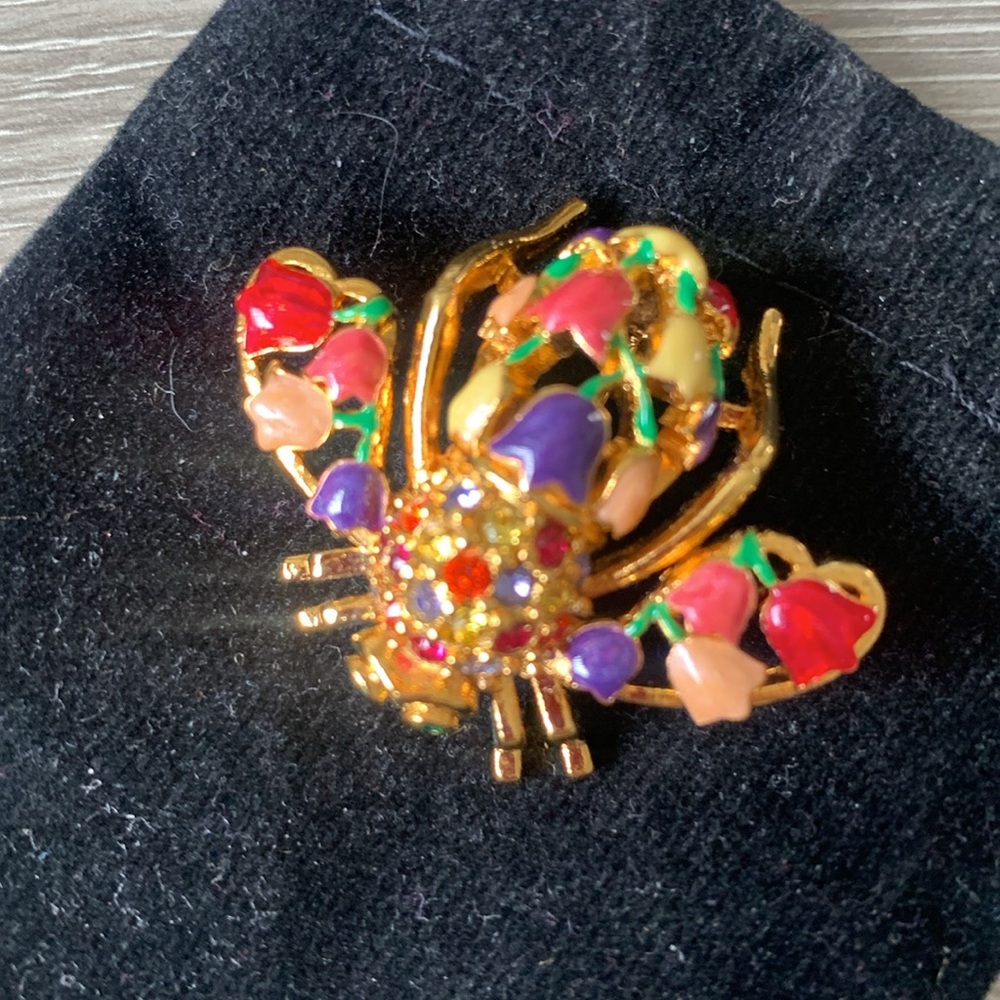New Joan Rivers's Large Floral and multicolor rhinestones Bee pin RARE